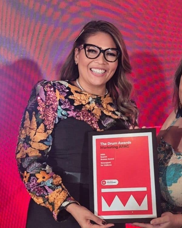 Greenpark APAC team with ATB VN Winner Certificate for The Drum Awards for Marketing APAC 2025